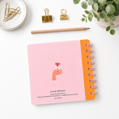 Libreta Flor en mano